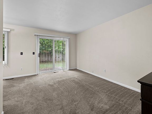 5th image of 200 Fraser St