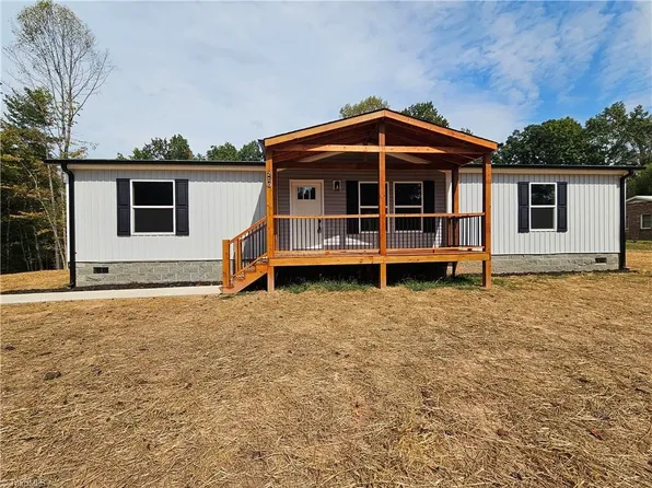 210 Westview Dr, Mount Airy, NC 27030