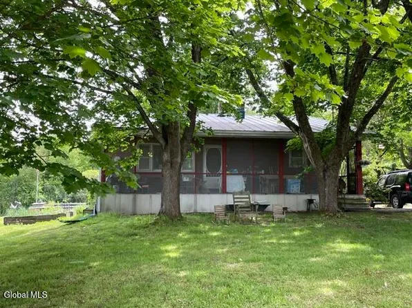 62 Tybush Lane, Troy, NY 12180