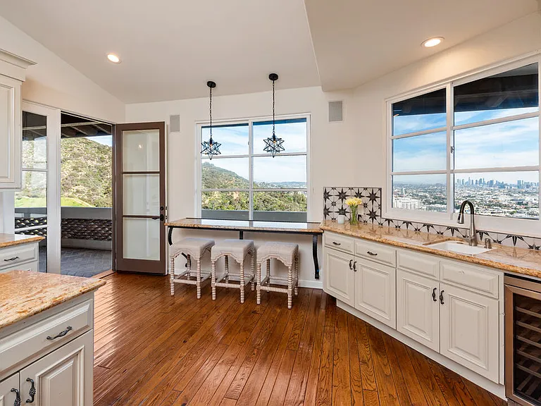 1924 Wattles Dr — Photo 19