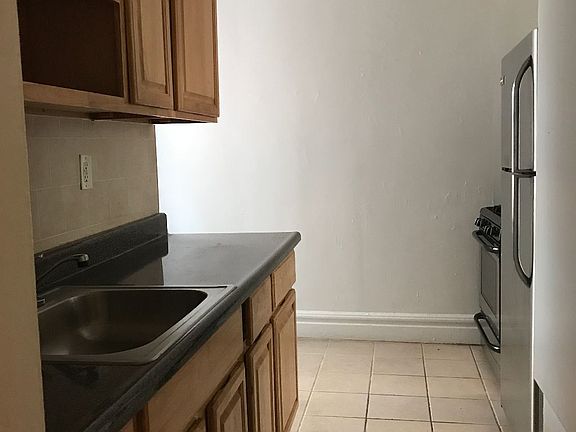 3rd image of 94 S Harrison St APT 403R