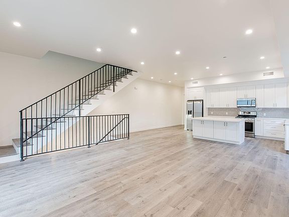 4th image of 6432 Woodley Ave