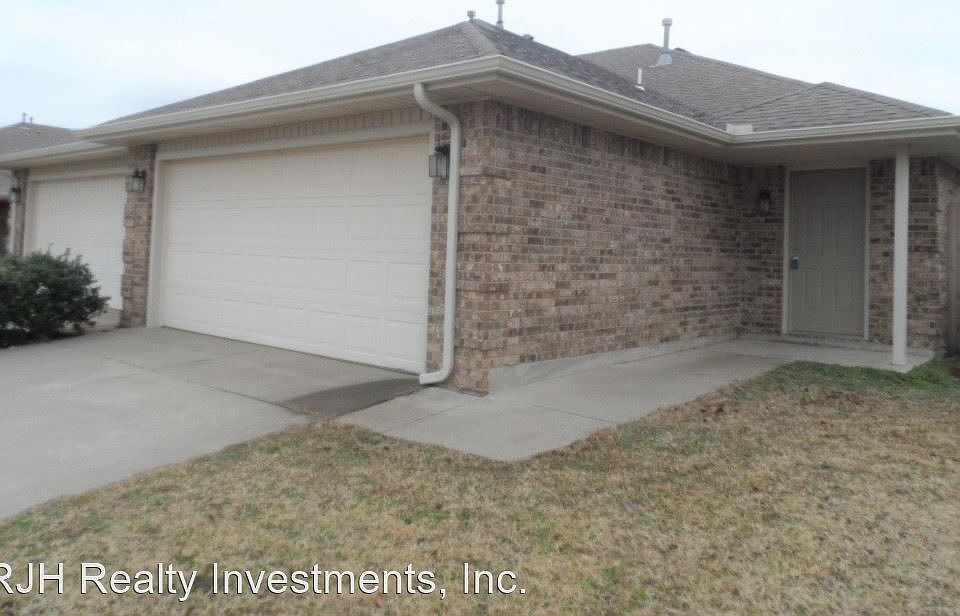 1st image of 4508 SE 77th St