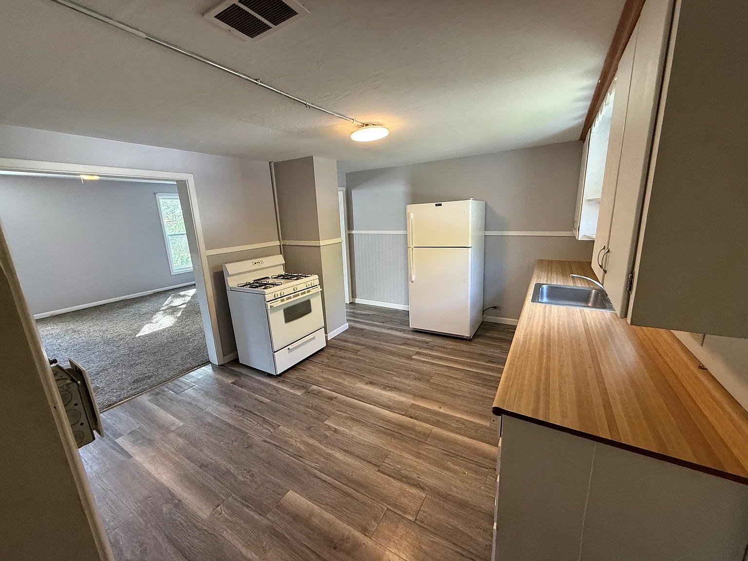 1 bed, 900 sqft, $1,175 — Photo 2