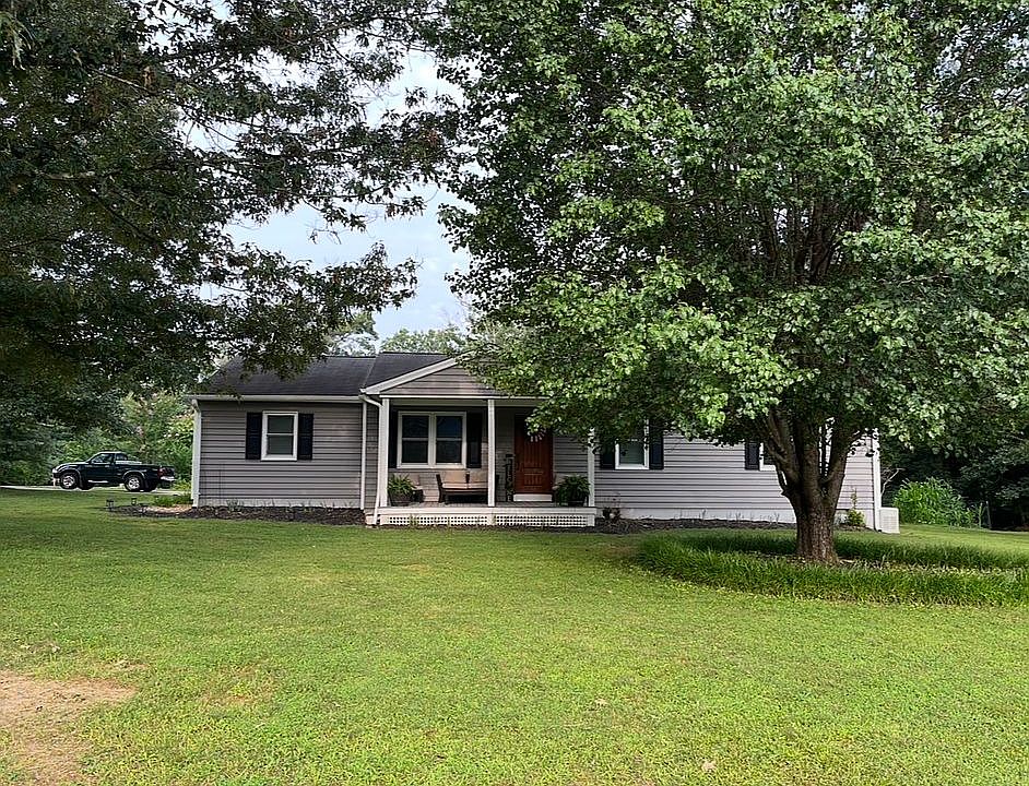 1st image of 20 Hall Dr