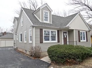 139 Woodstock Ave, Clarendon Hills, IL 60514