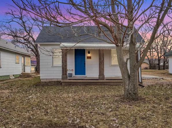 518 N Cedar St, Marion, KS 66861