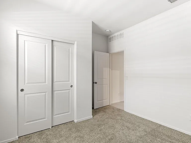 10427 W Parkway Dr — Photo 12