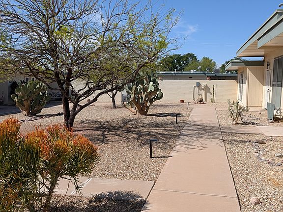 2nd image of 10039 W Lancaster Drive