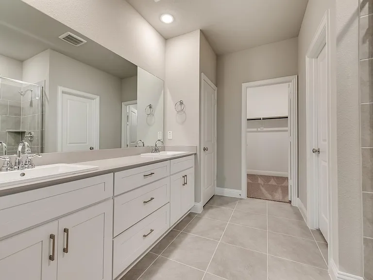 1078 Norias Dr — Photo 7