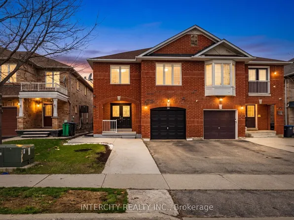 10 Capistro St, Brampton, ON L7A 3J3