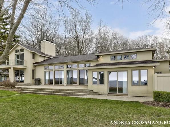6129 Lakeshore Dr, West Olive, MI 49460