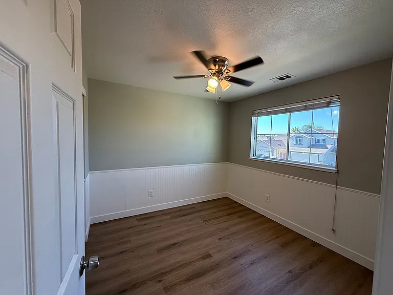 16664 Sheffield St — Photo 25