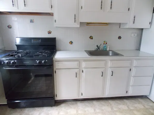 907 Chestnut Hill Ave, Baltimore, MD 21218