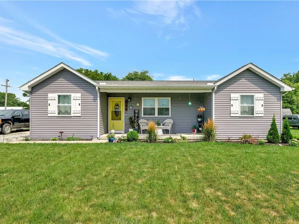 604 S Hope Ln, Sullivan, IL 61951