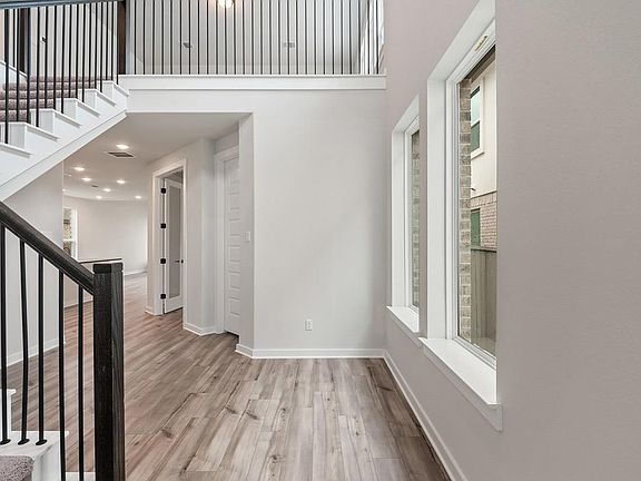 4th image of 232 Brandywine Rd