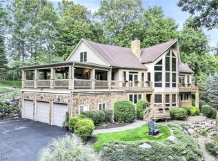 3939 Ramblewood Dr, Richfield, OH 44286