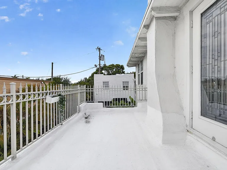 412 El Prado — Photo 36
