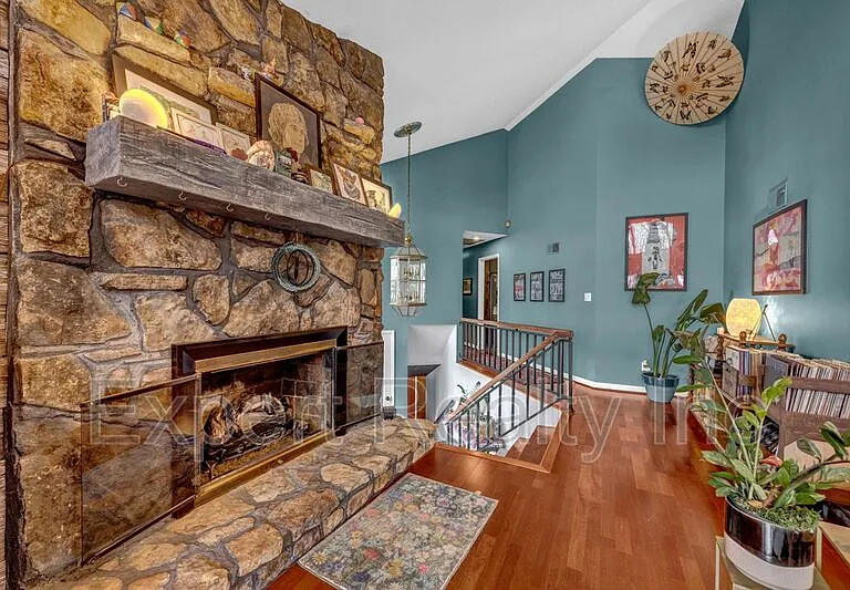 373 Laredo Dr — Photo 8