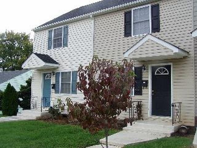 1st image of 831 Judd St