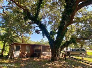 3865 Point Rd SE, Bolivia, NC 28422