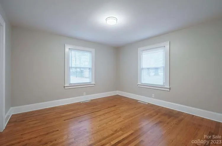 3 bed, 1260 sqft, $2,225 — Photo 4