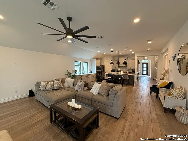 2216 Prado Dr — Photo 22