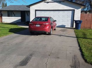 1208 W Owens Ave, Tulare, CA 93274