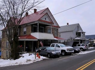 319 Chapman Dr, Amsterdam, NY 12010