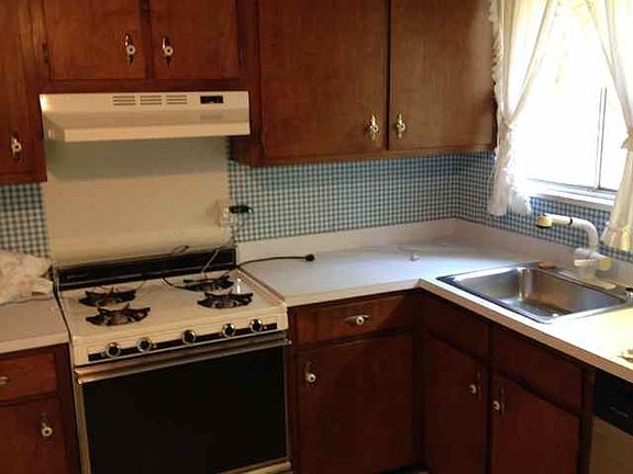 2nd image of 4011 Sunnyvale Ln S