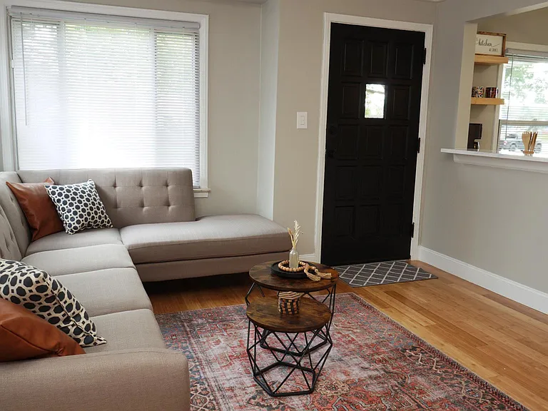 3303 Normandy Rd — Photo 3