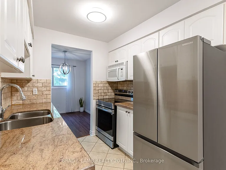 405 Hyacinthe Blvd #Townhouse 12 — Photo 9