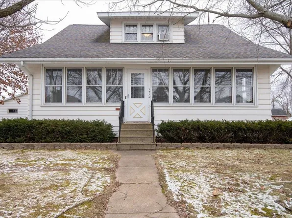 1410 Smith St, New London, WI 54961