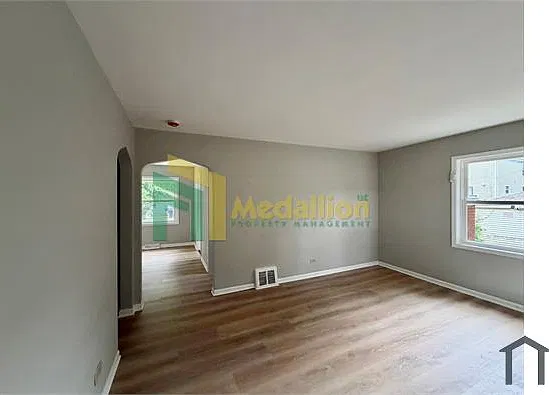 4 bed, $2,300 — Photo 4