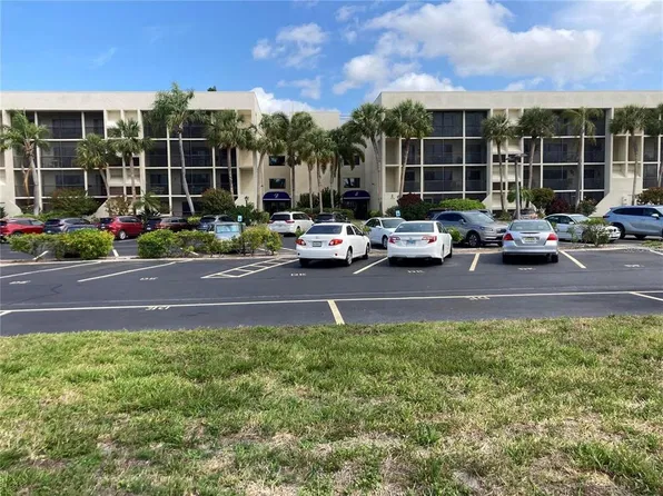 6116 43rd St W APT 303D, Bradenton, FL 34210