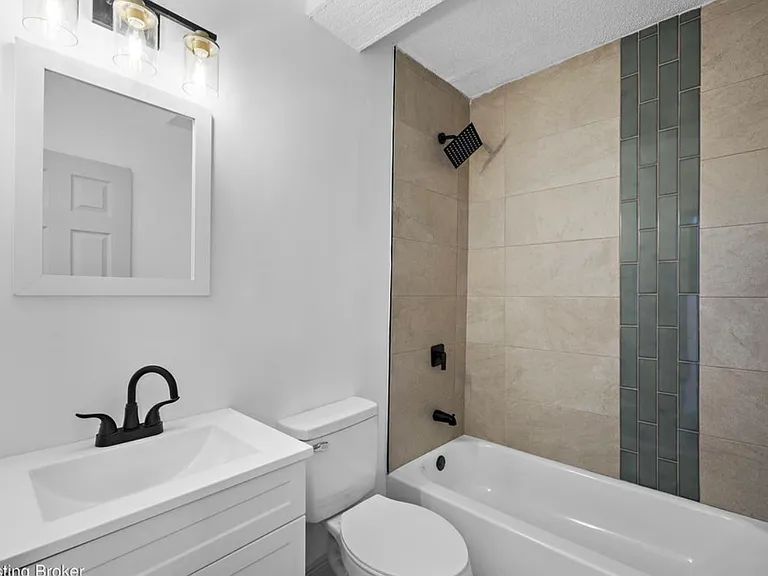 2806 S 4th St #1 — Photo 5