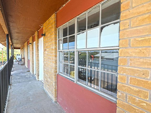 5th image of 1001 Reynolds St