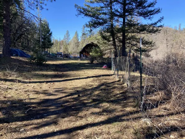 17401 Wildwood Rd, Hayfork, CA 96041