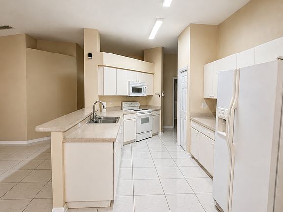 4th image of 4707 Ramshead Dr