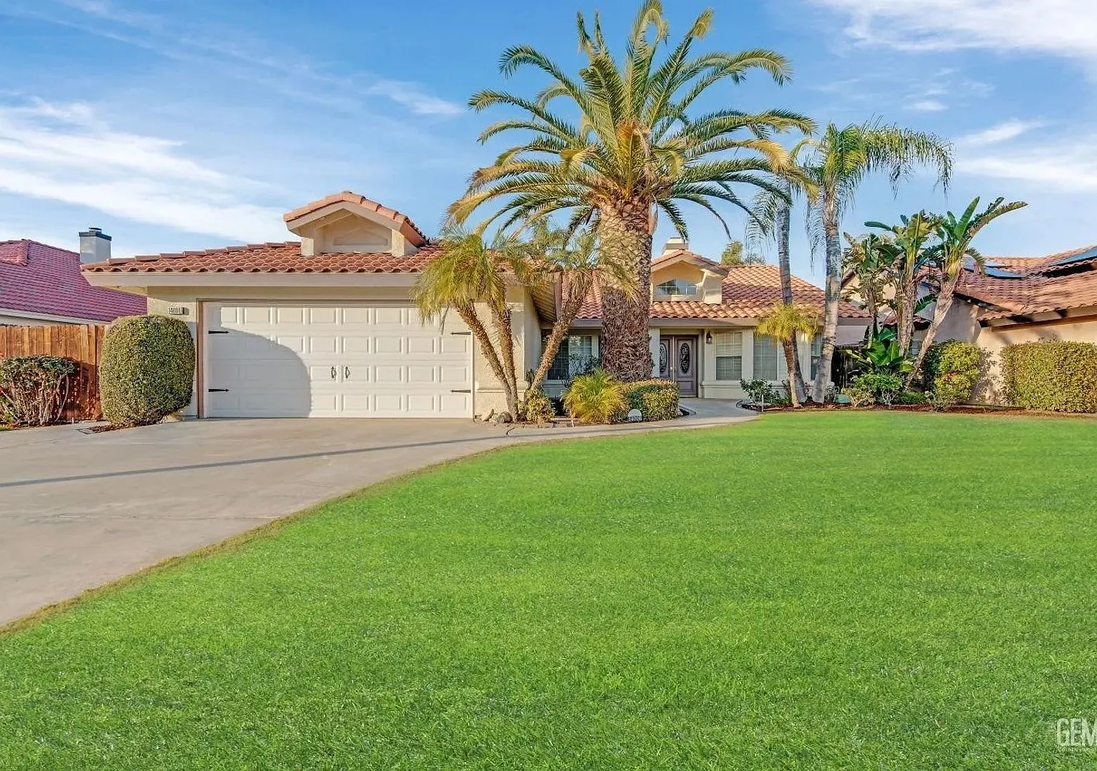 14004 Las Entradas - Gorgeous NW remodeled home with POOL and SPA. Remodeled with putting green a... — Photo 1