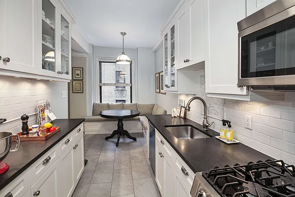 Sold by Compass | media 7