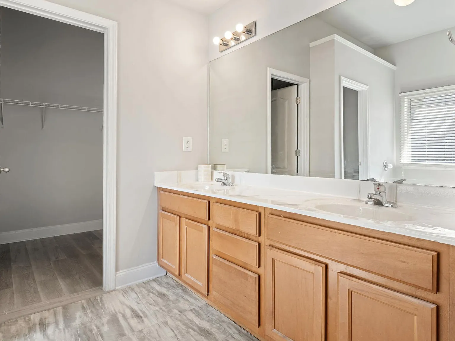 4 bed, 2.5 bath, 3008 sqft, $1,079 — Photo 4