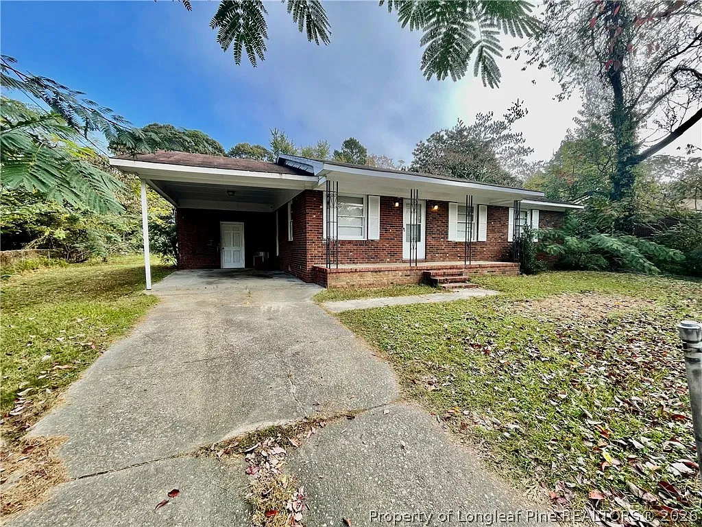 3 bed, 1.5 bath, 1107 sqft, $1,350 — Photo 1