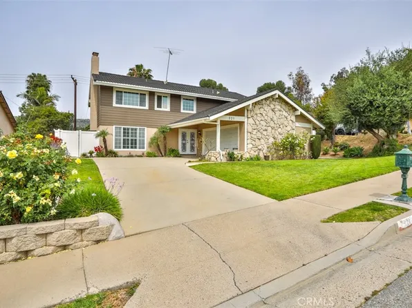 321 Blossom Pl, Brea, CA 92821