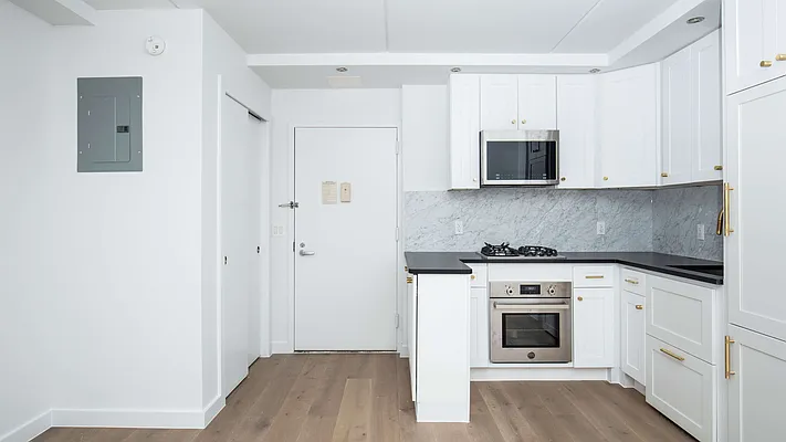 Rented by Nooklyn NYC LLC | media 19