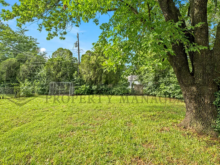 1401 W Calvert St — Photo 11