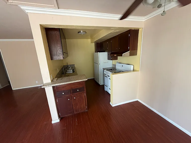 1221 S Sherbourne Dr #2 — Photo 8