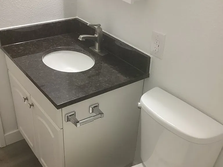 Interlakken Apartments — Photo 10