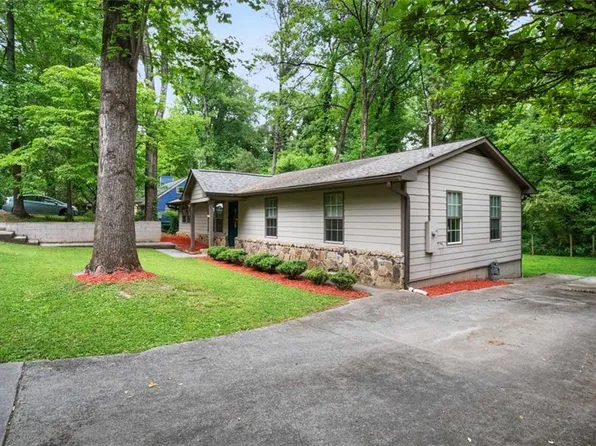435 Spruce Dr, Pine Lake, GA 30072