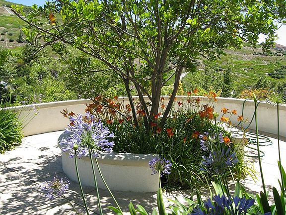 Front sitting area 1